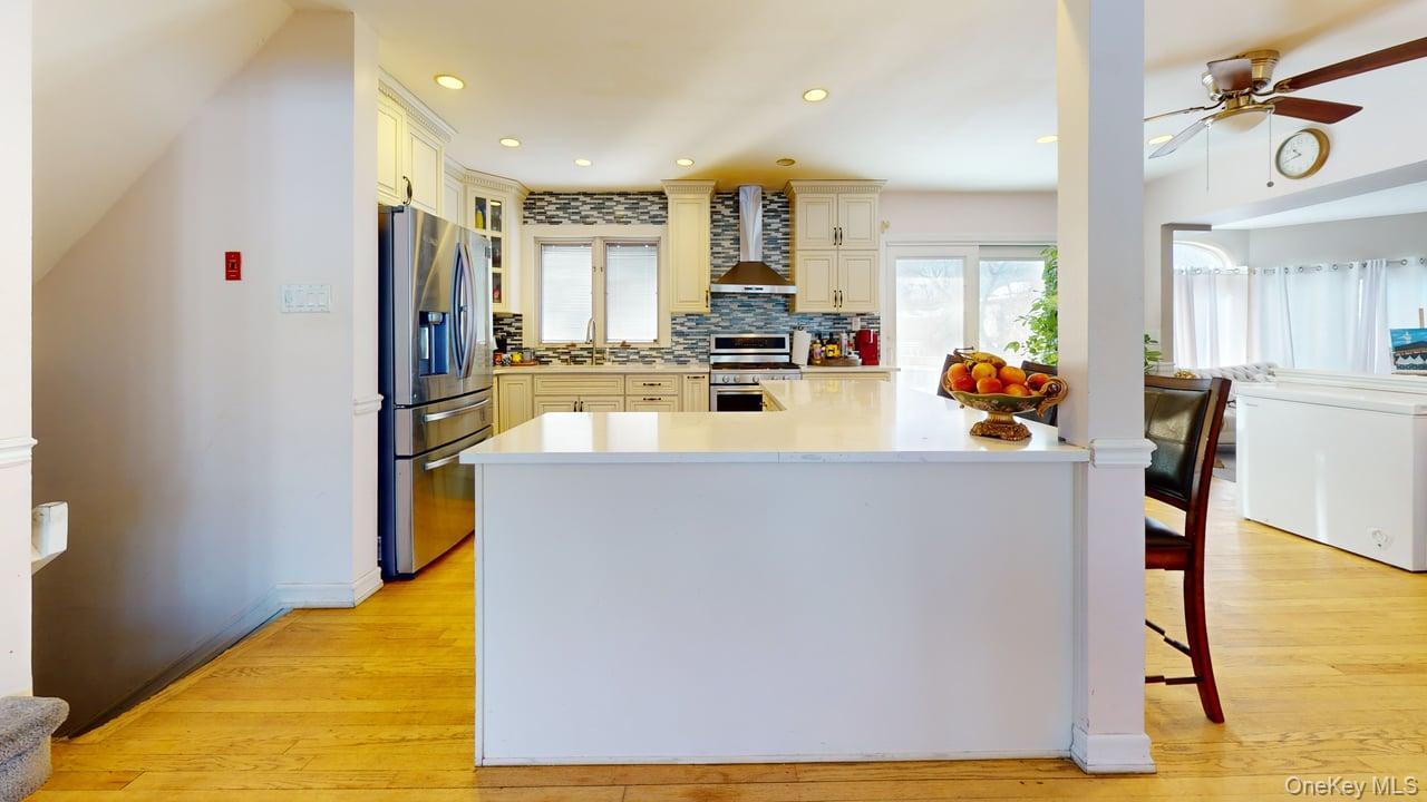 #8 photo, 16 Wildwood Lane, Smithtown , NY 11787