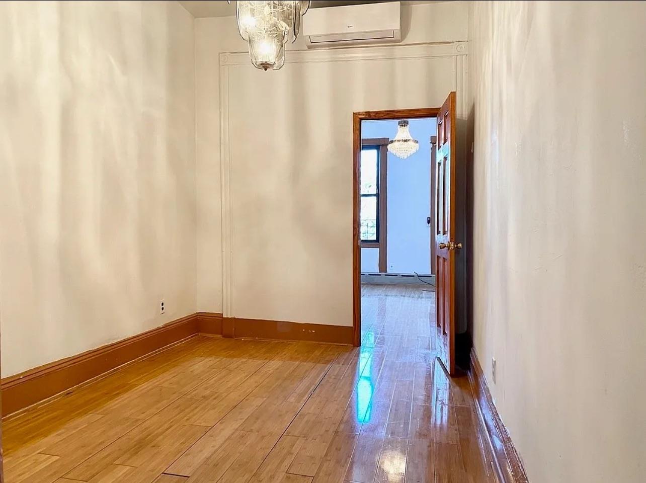 #10 photo, 666 Onderdonk Avenue, クイーンズ区 Flushing , NY 11385