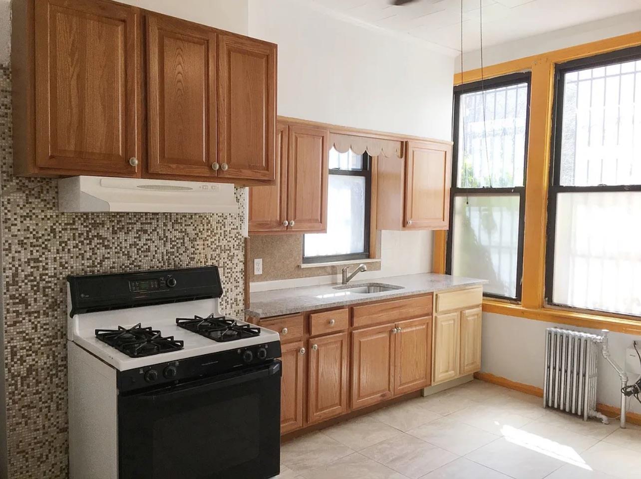 #4 photo, 666 Onderdonk Avenue, クイーンズ区 Flushing , NY 11385