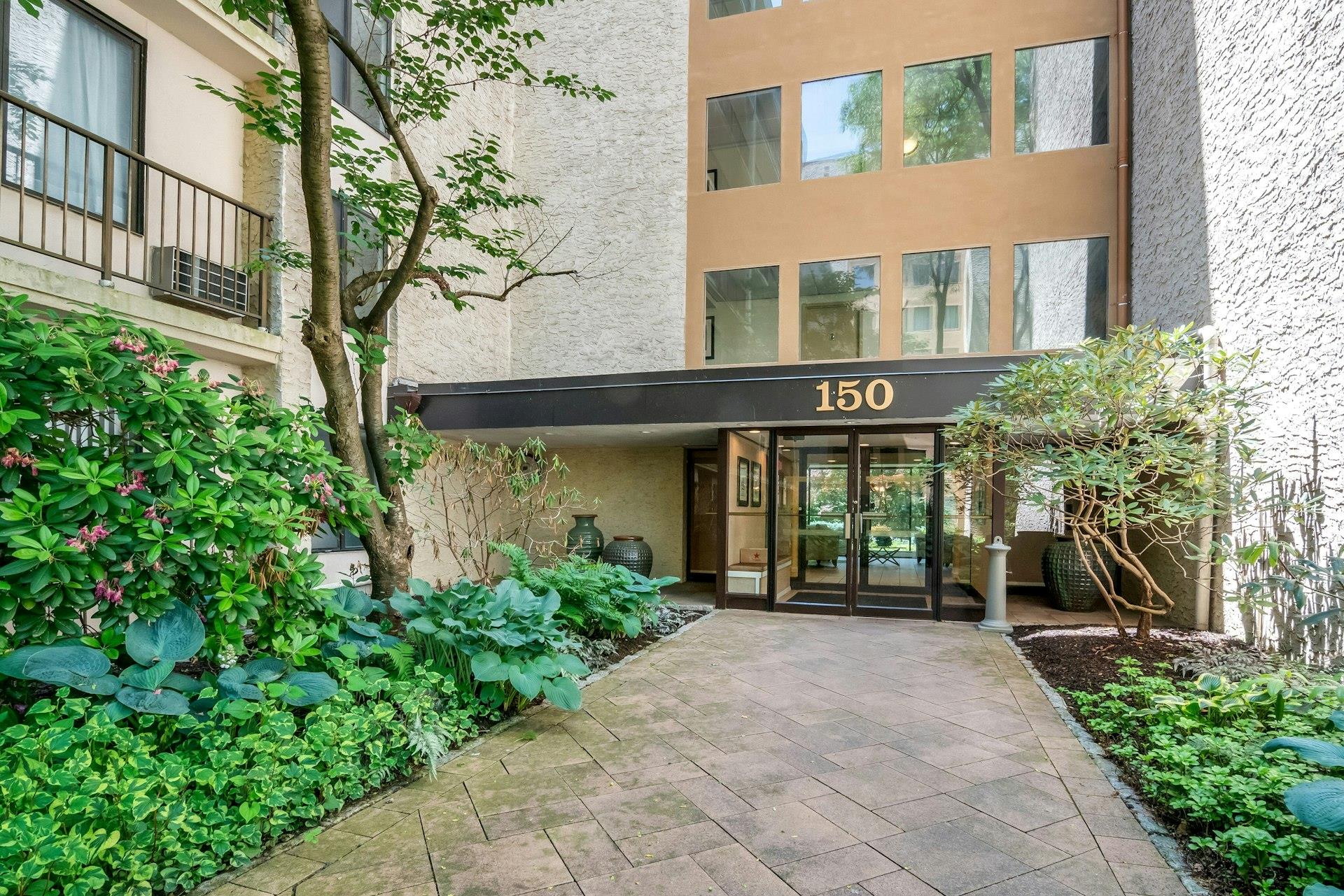 #2 photo, 150 Overlook Avenue, Peekskill , NY 10566