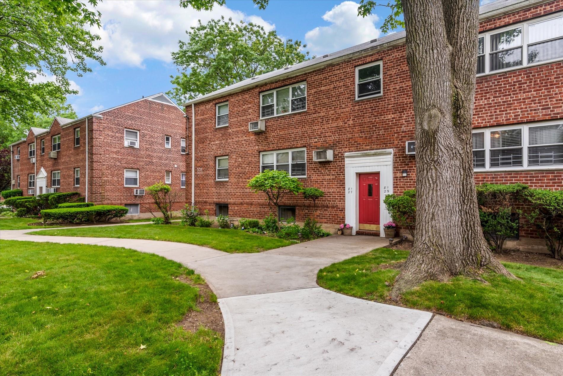 #1 photo, 81-29 156Th Avenue, 皇后區 霍華德灘 Howard Beach , NY 11414