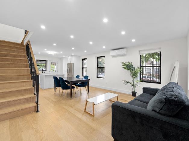 #1 photo, 23 Palm Court, 布鲁克林 Brooklyn , NY 11225