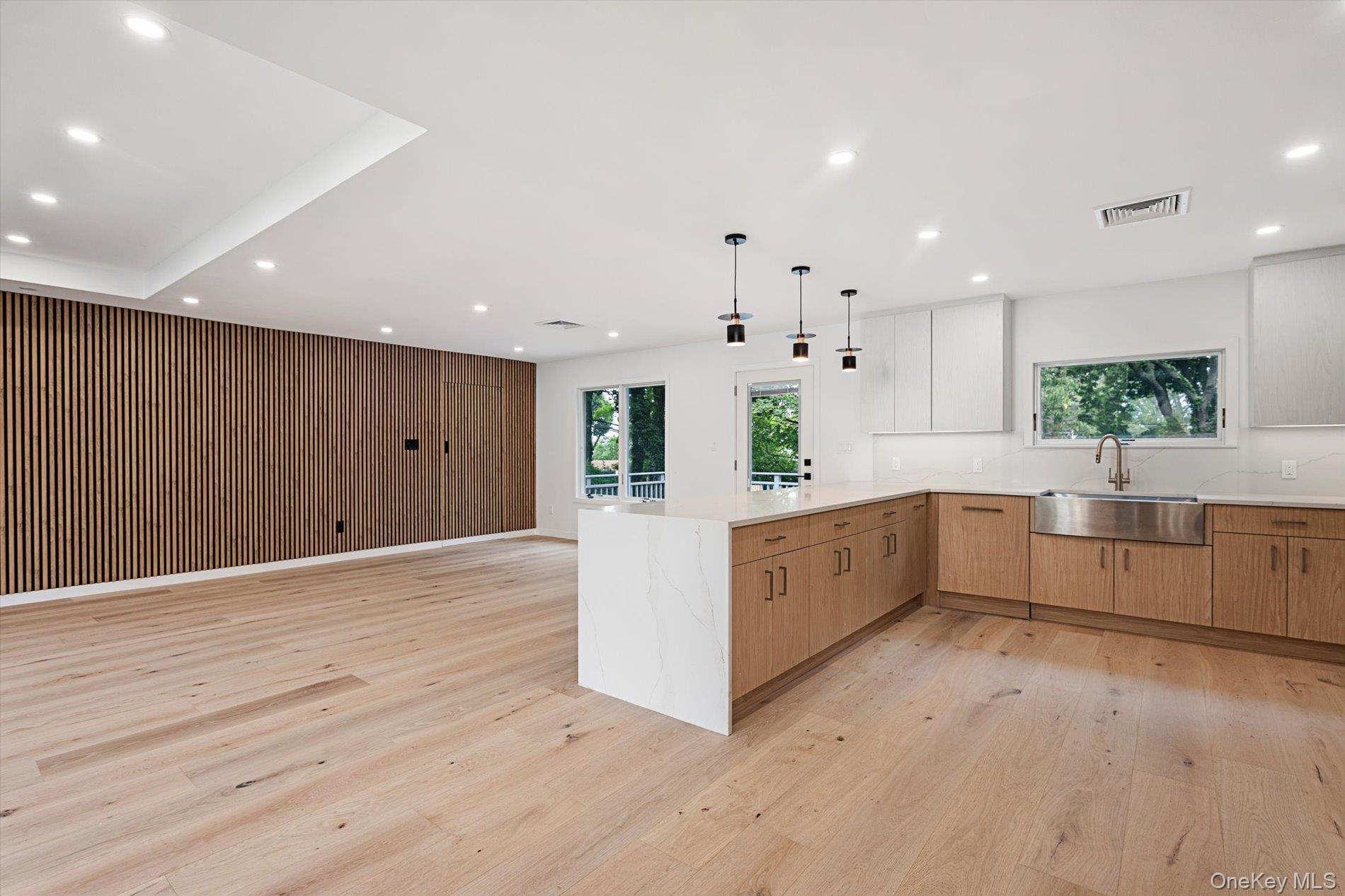 #4 photo, 8 Junard Drive, ナッソー郡 Roslyn , NY 11576