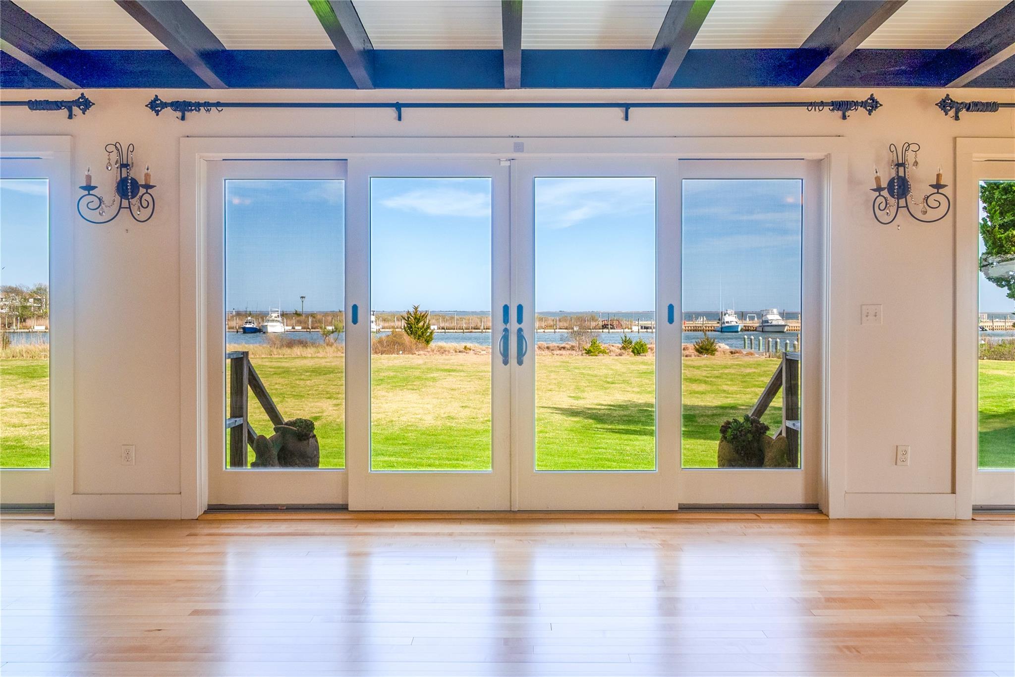 #4 photo, 150 Senix Avenue, サフォーク郡 Center Moriches , NY 11934