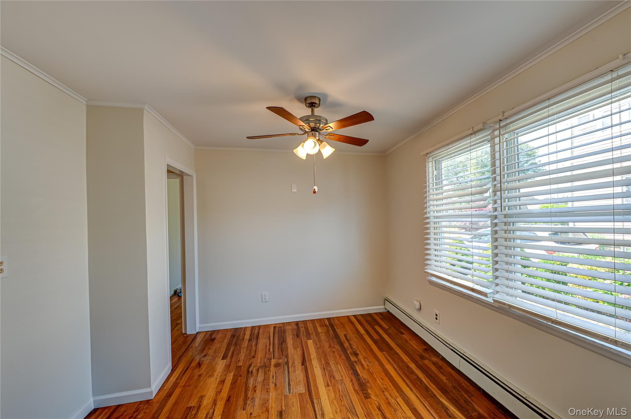 #8 photo, 926 9th Street, サフォーク郡 West Babylon , NY 11704