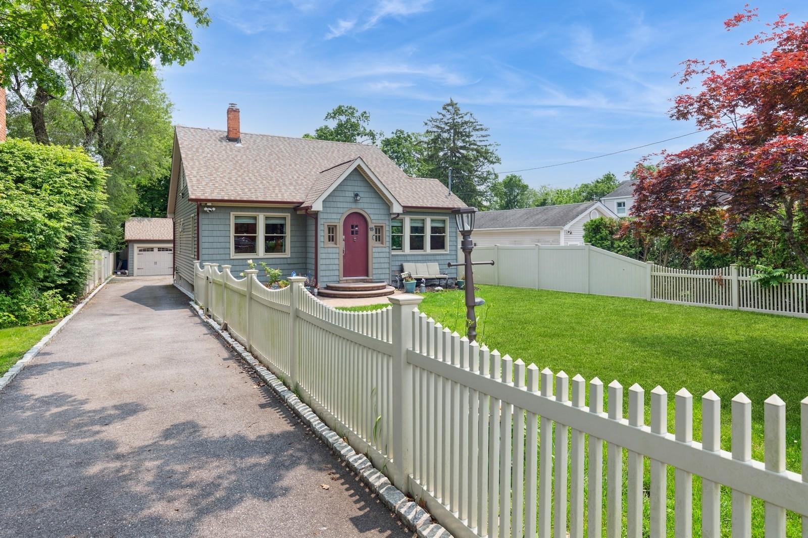 #2 photo, 15 Orchard Road, East Patchogue , NY 11772