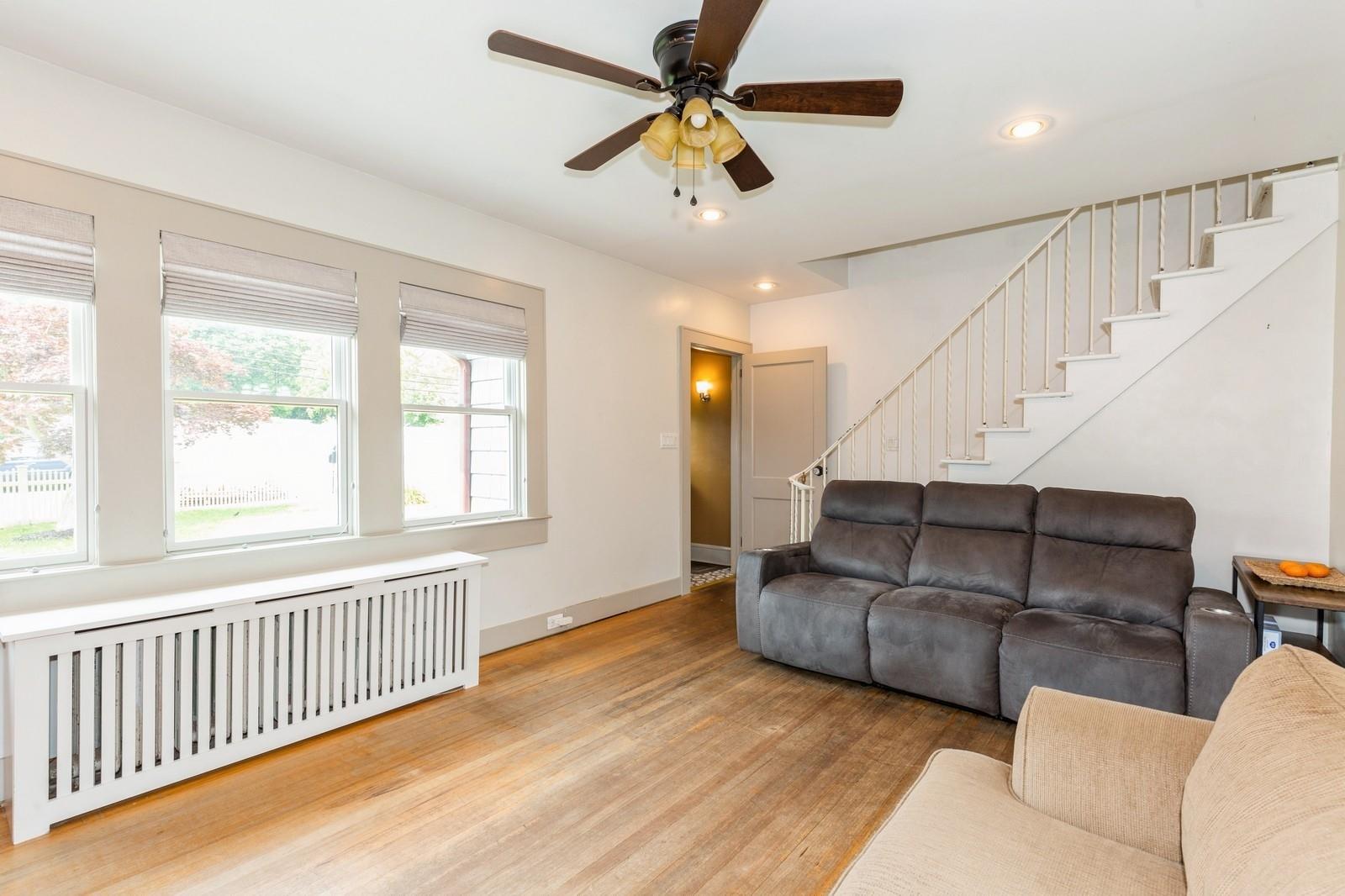 #5 photo, 15 Orchard Road, East Patchogue , NY 11772