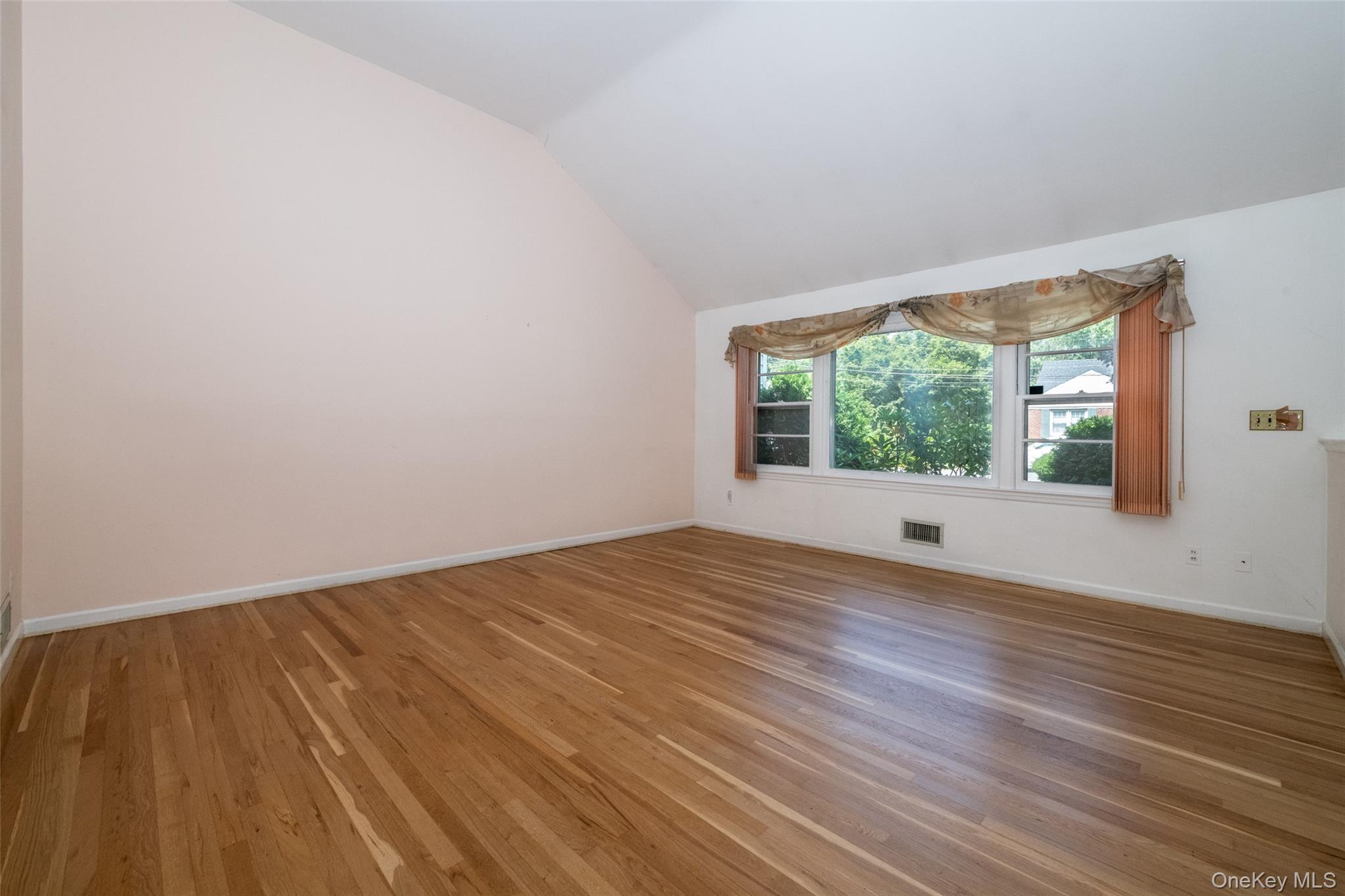 #5 photo, 316 Pennsylvania Avenue, Tuckahoe , NY 10707