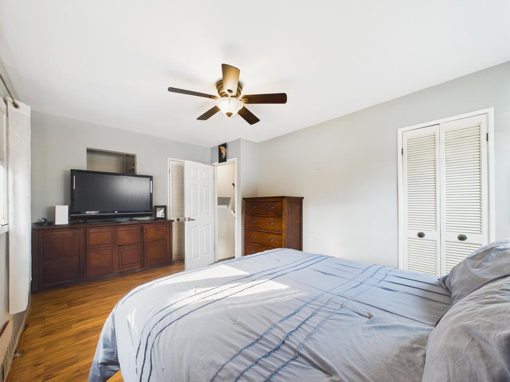 #11 photo, 554 S 8th Street, Lindenhurst , NY 11757