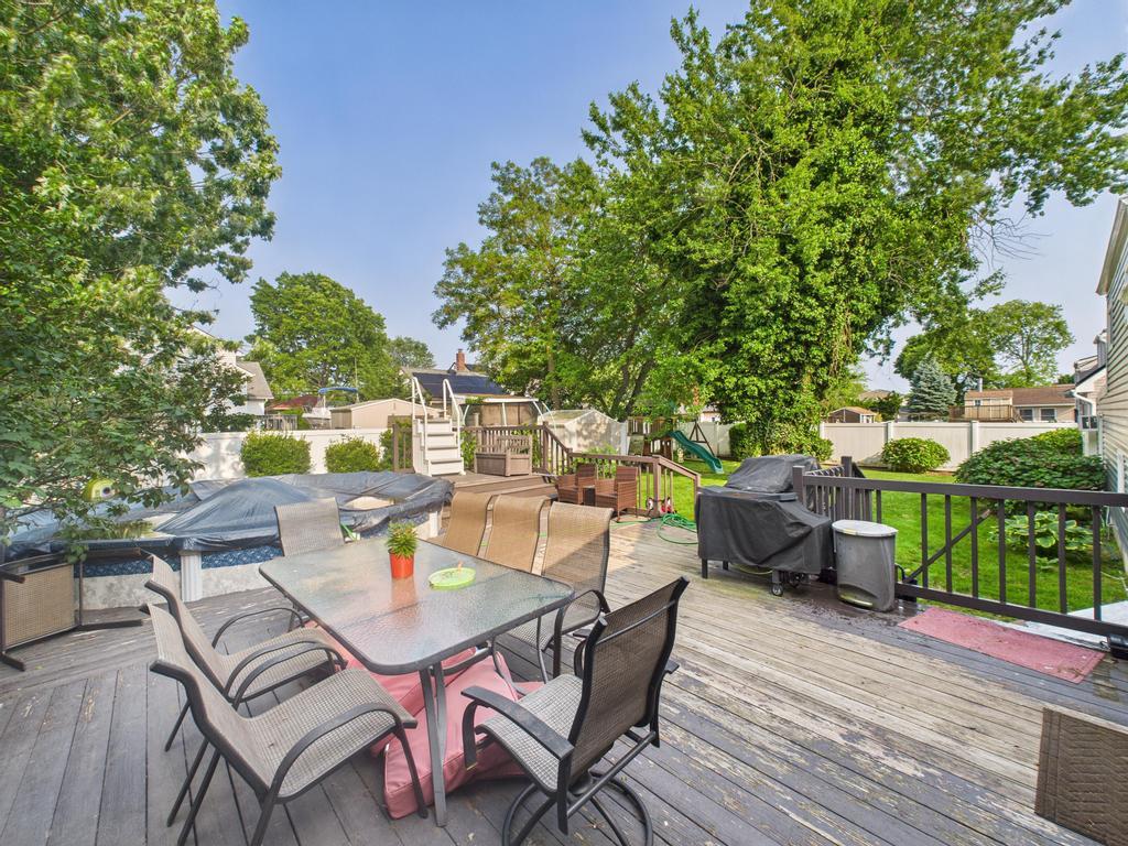 #15 photo, 554 S 8th Street, Lindenhurst , NY 11757