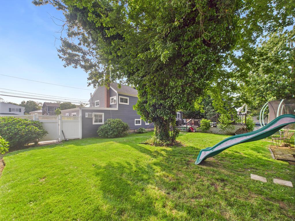 #17 photo, 554 S 8th Street, Lindenhurst , NY 11757