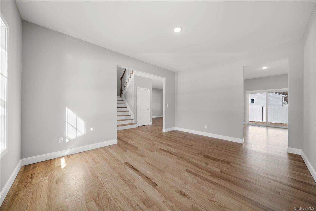 #10 photo, 8 Fourth  Lot 10 Avenue, サフォーク郡 Centereach , NY 11720