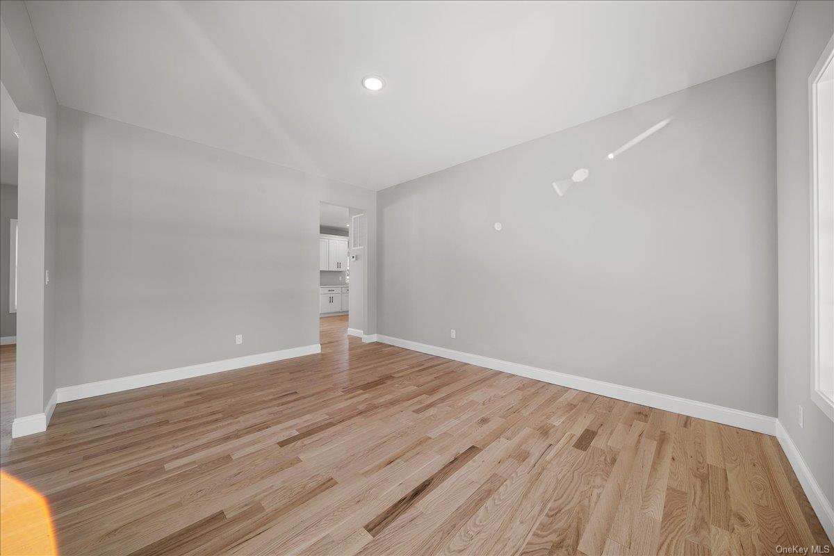 #12 photo, 8 Fourth  Lot 10 Avenue, サフォーク郡 Centereach , NY 11720