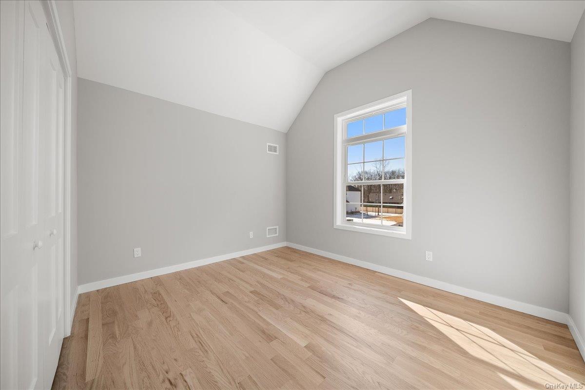 #14 photo, 8 Fourth  Lot 10 Avenue, サフォーク郡 Centereach , NY 11720