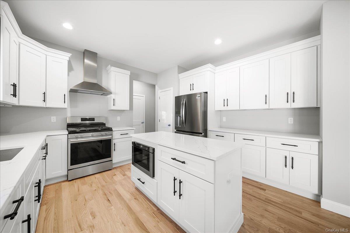 #3 photo, 8 Fourth  Lot 10 Avenue, サフォーク郡 Centereach , NY 11720