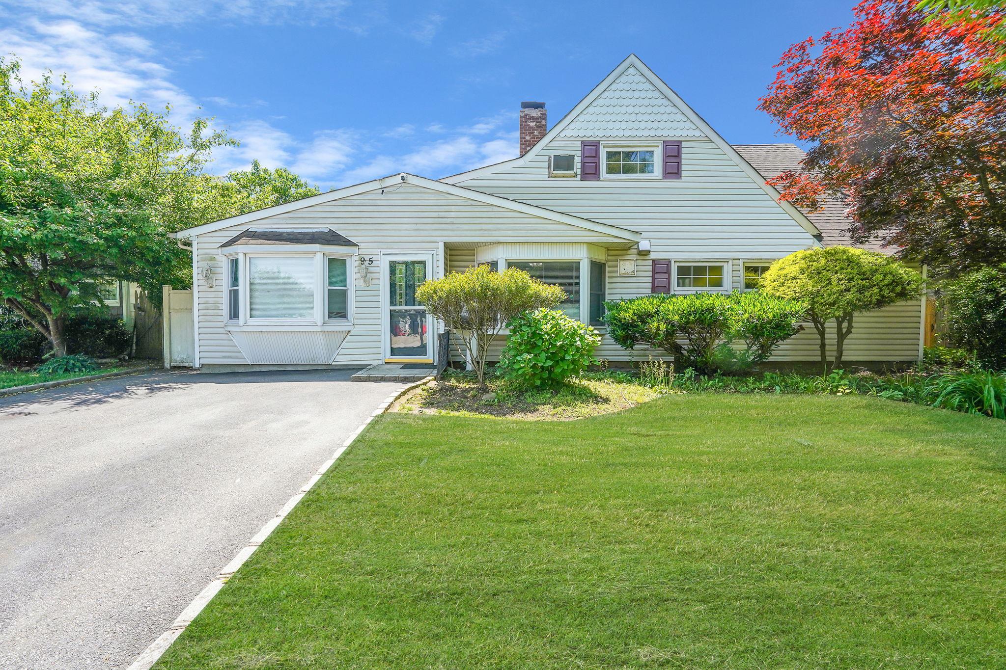 #1 photo, 95 Lantern Road, 長島 Hicksville , NY 11801