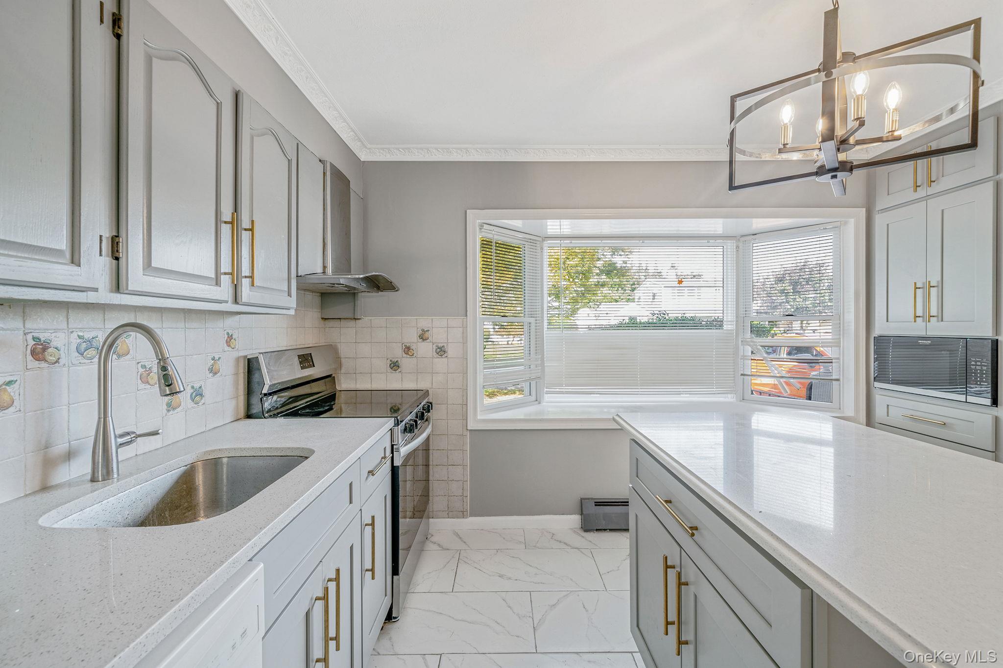 #5 photo, 95 Lantern Road, ナッソー郡 Hicksville , NY 11801