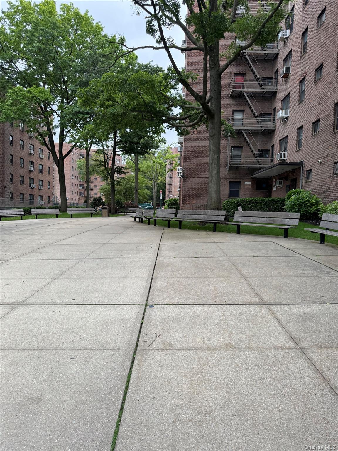 #2 photo, 87-56 Francis Lewis Blvd, クイーンズ区 Queens Village , NY 11427