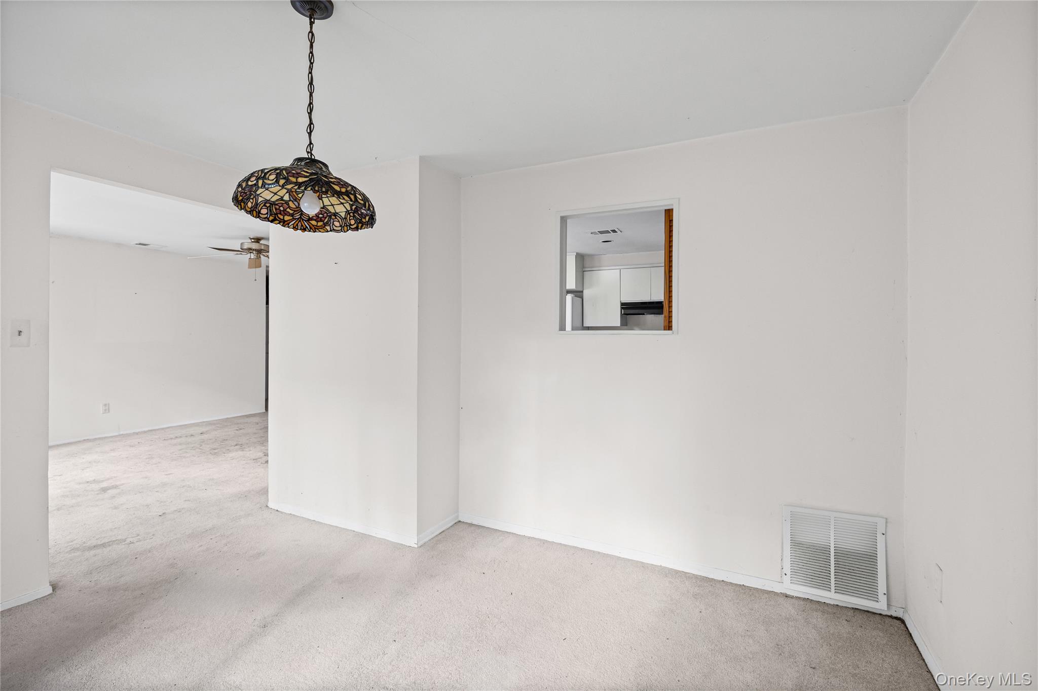 #12 photo, 269 Brettonwoods Drive, サフォーク郡 Coram , NY 11727