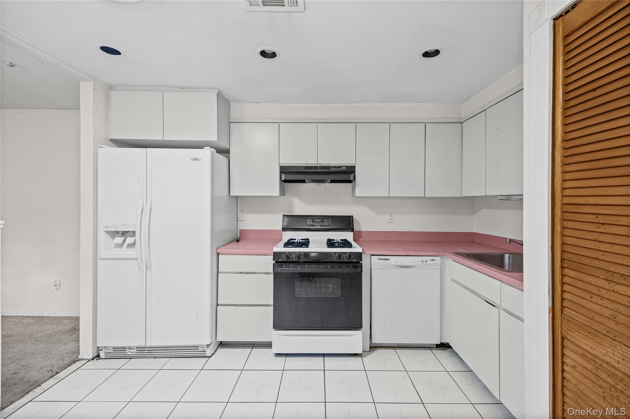 #15 photo, 269 Brettonwoods Drive, サフォーク郡 Coram , NY 11727