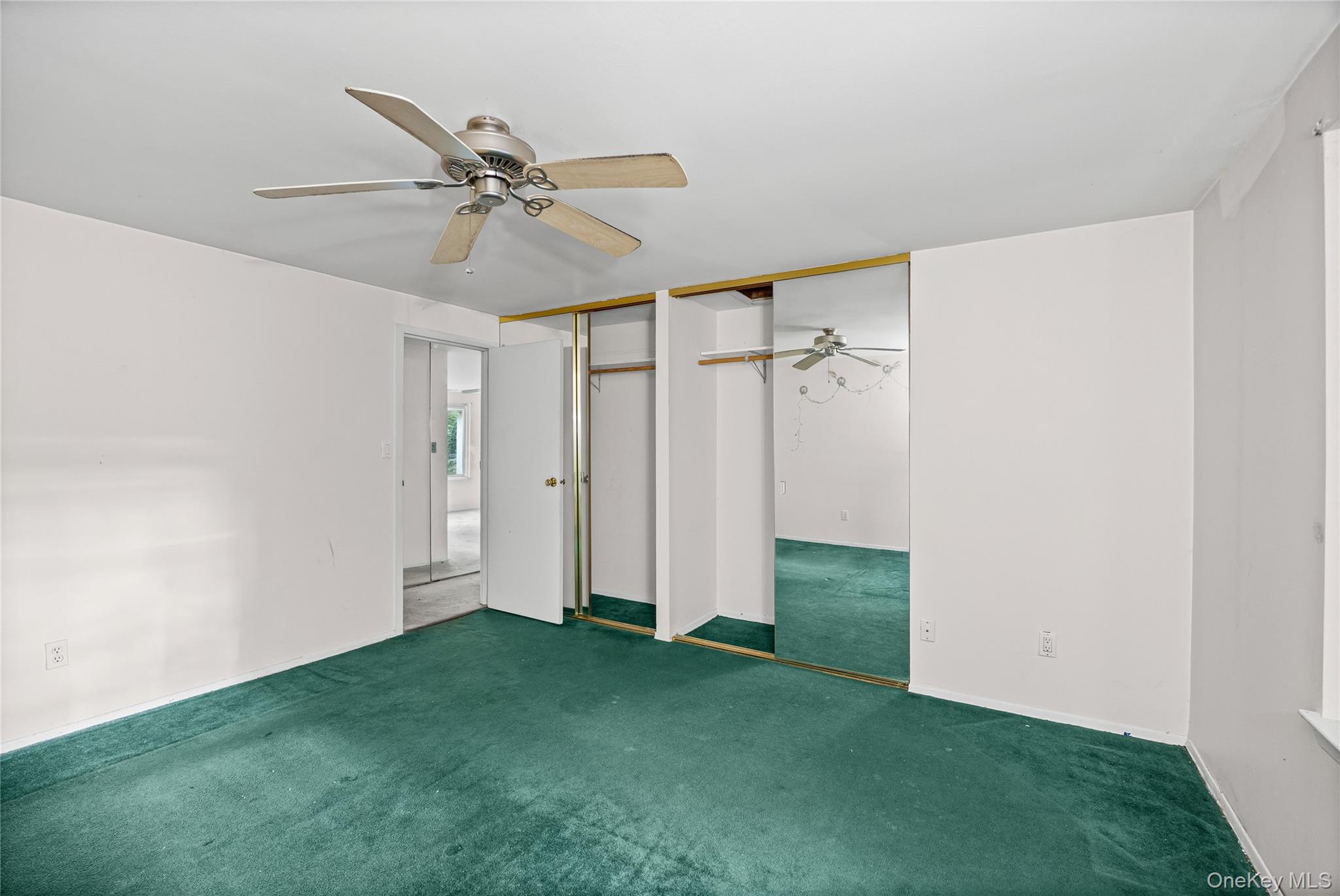 #19 photo, 269 Brettonwoods Drive, サフォーク郡 Coram , NY 11727