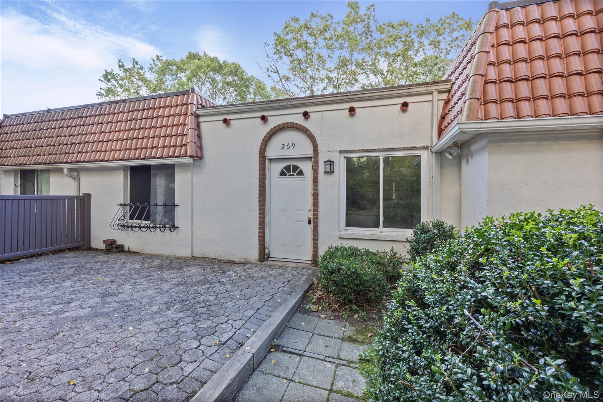 #2 photo, 269 Brettonwoods Drive, サフォーク郡 Coram , NY 11727