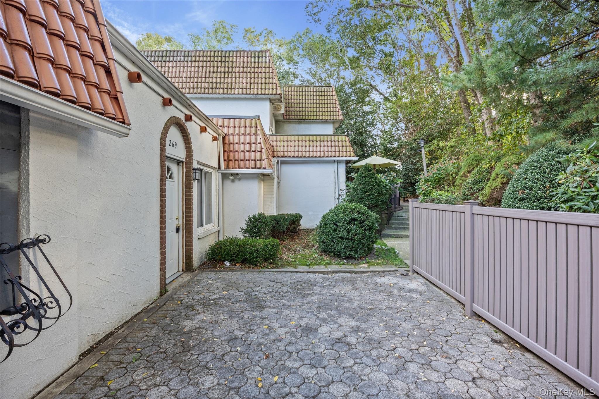 #4 photo, 269 Brettonwoods Drive, サフォーク郡 Coram , NY 11727