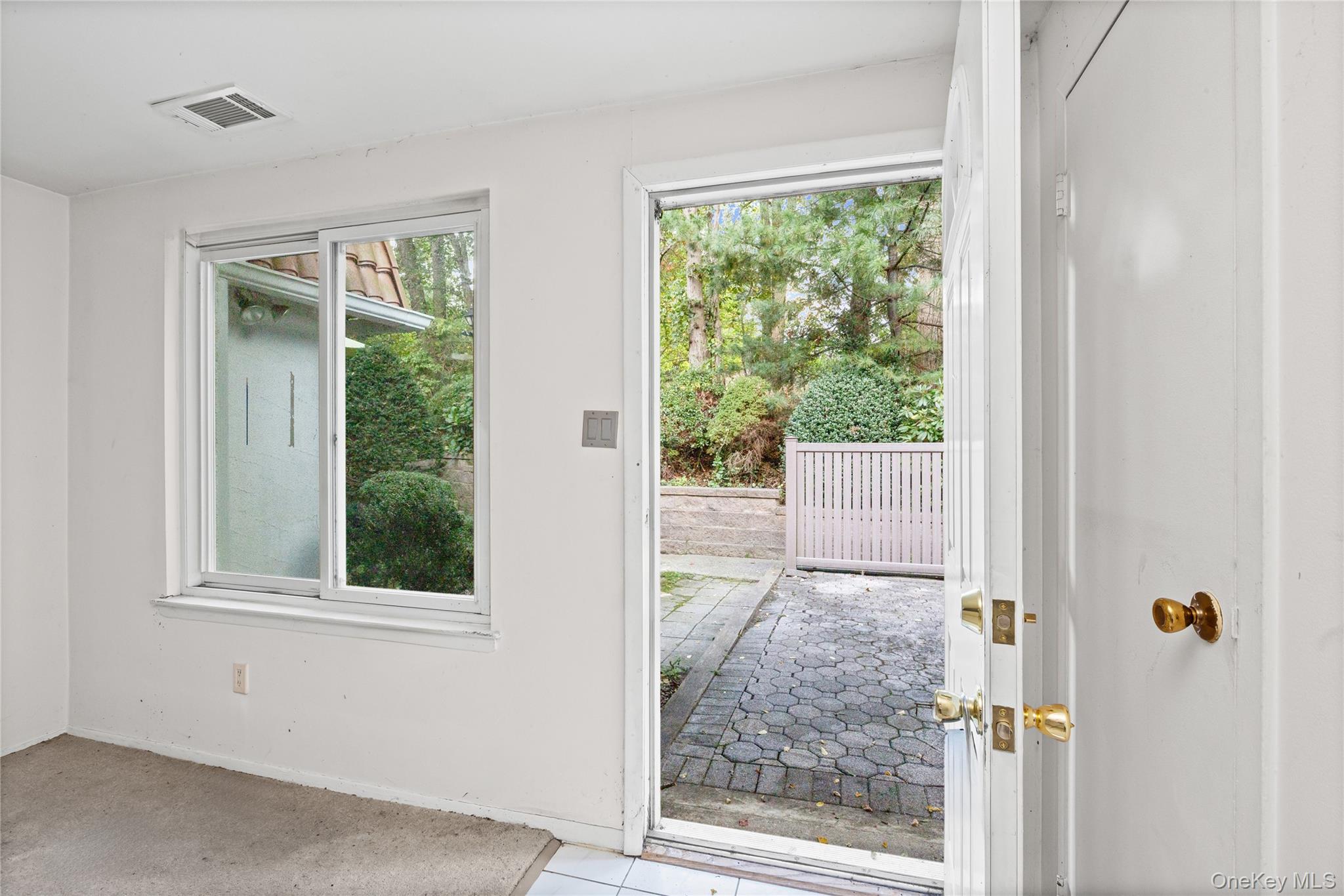 #7 photo, 269 Brettonwoods Drive, サフォーク郡 Coram , NY 11727