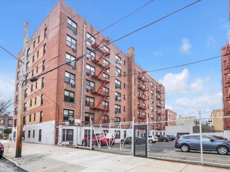 #19 photo, 877 Bay Ridge Ave, #3H, ブルックリン区 Dyker Heights , NY 11220