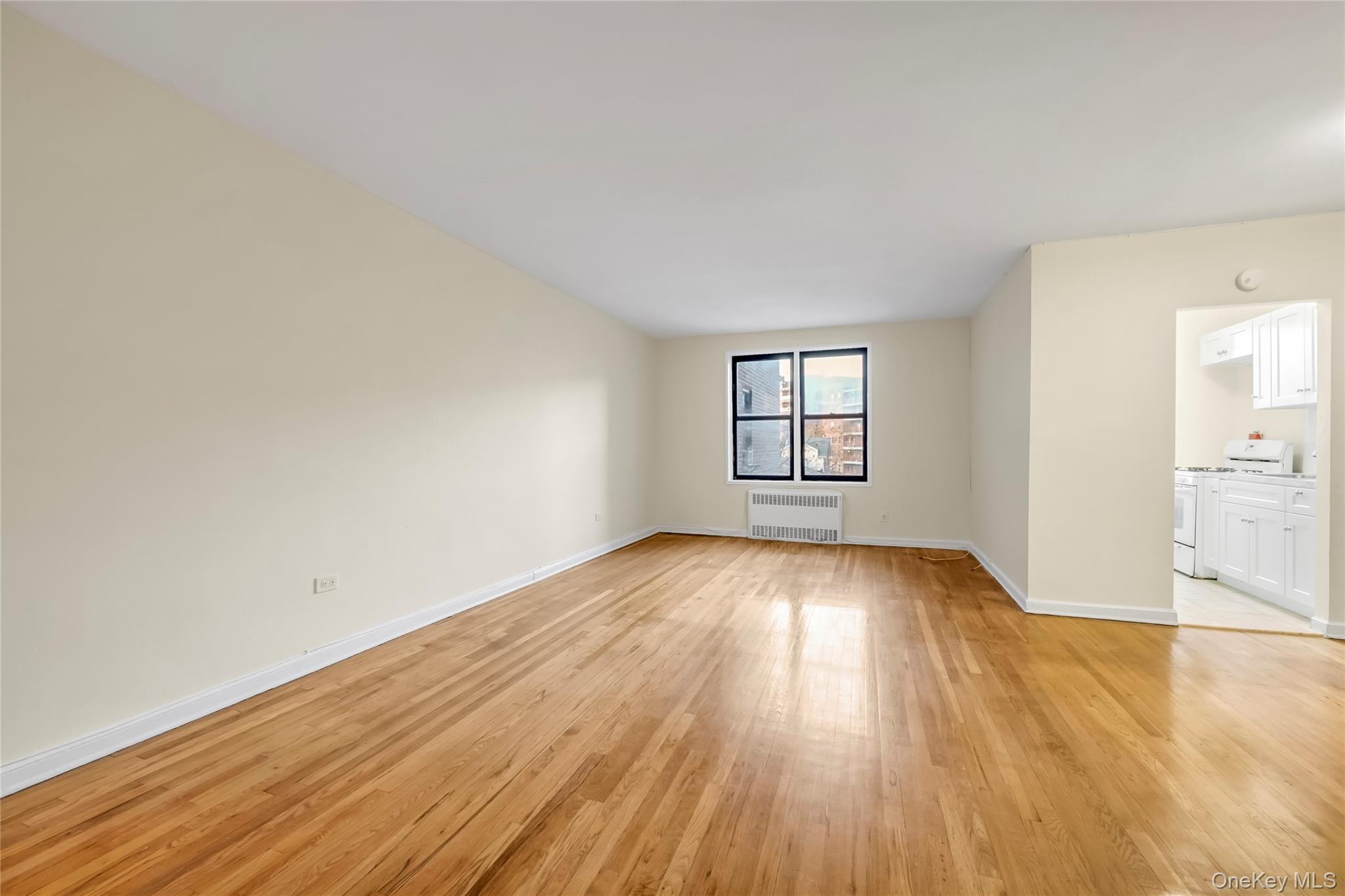 #5 photo, 71-11 Yellowstone Boulevard, クイーンズ区 Forest Hills , NY 11375