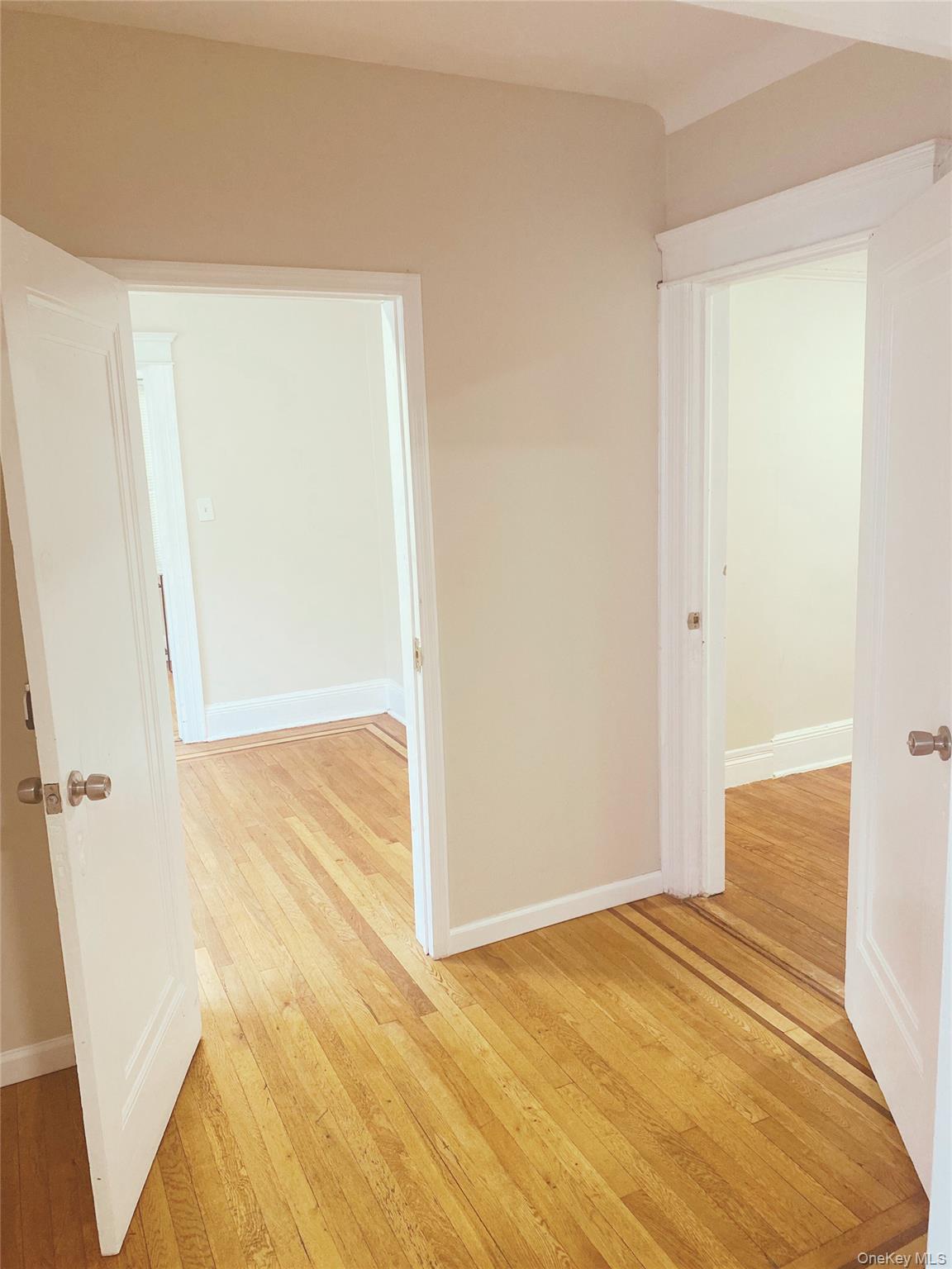 #11 photo, 832 Calhoun Avenue, ब्रोंक्स Bronx , NY 10465