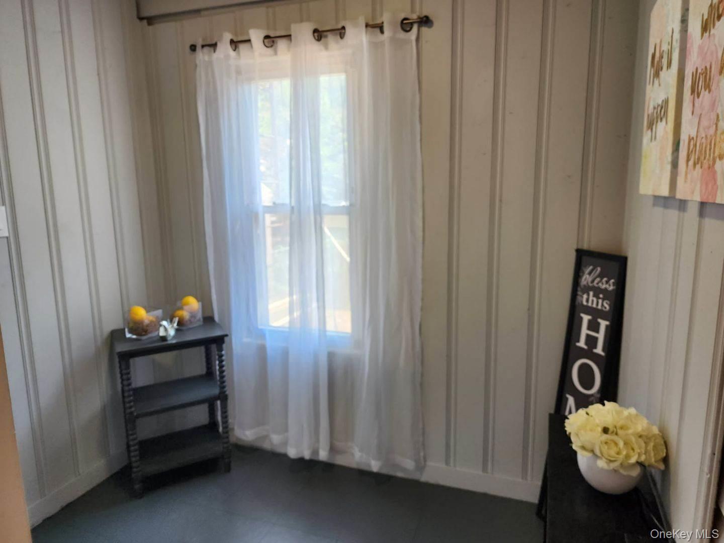 #3 photo, 832 Calhoun Avenue, ब्रोंक्स Bronx , NY 10465