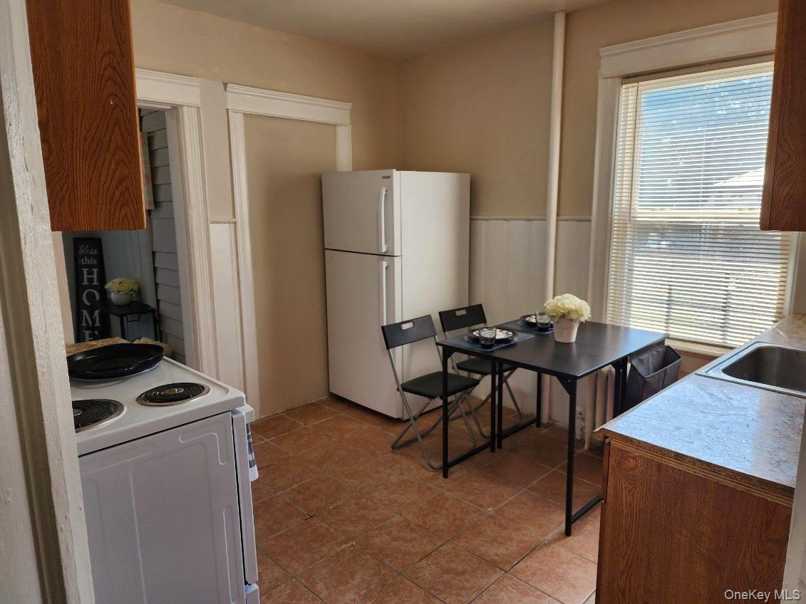 #4 photo, 832 Calhoun Avenue, ब्रोंक्स Bronx , NY 10465