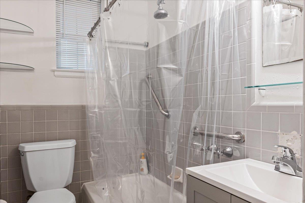 #15 photo, 7817 Park Drive, Kew Garden Hills , NY 11367