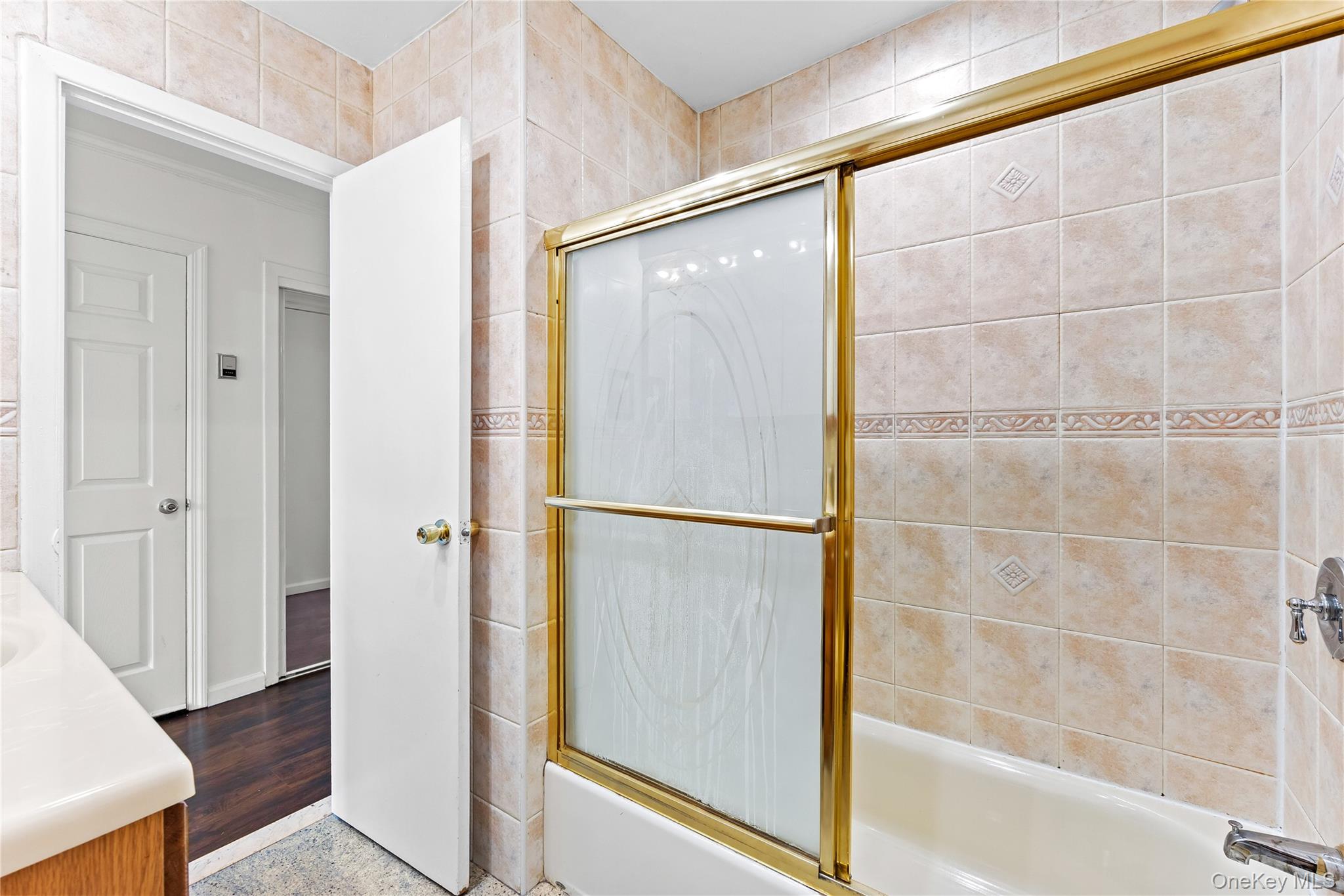 #11 photo, 5-39 117 Street, クイーンズ区 College Point , NY 11356