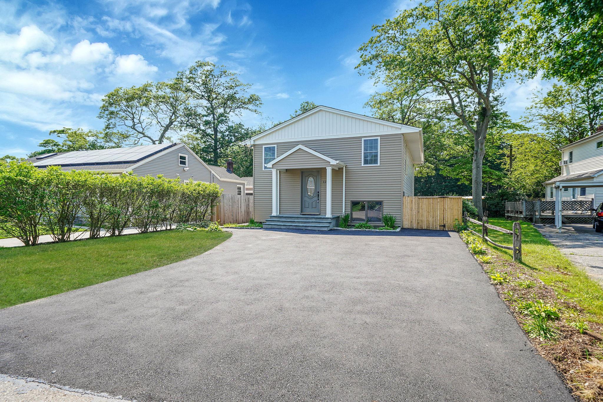 #1 photo, 12 Bay Avenue, 東長島 Lake Ronkonkoma , NY 11779