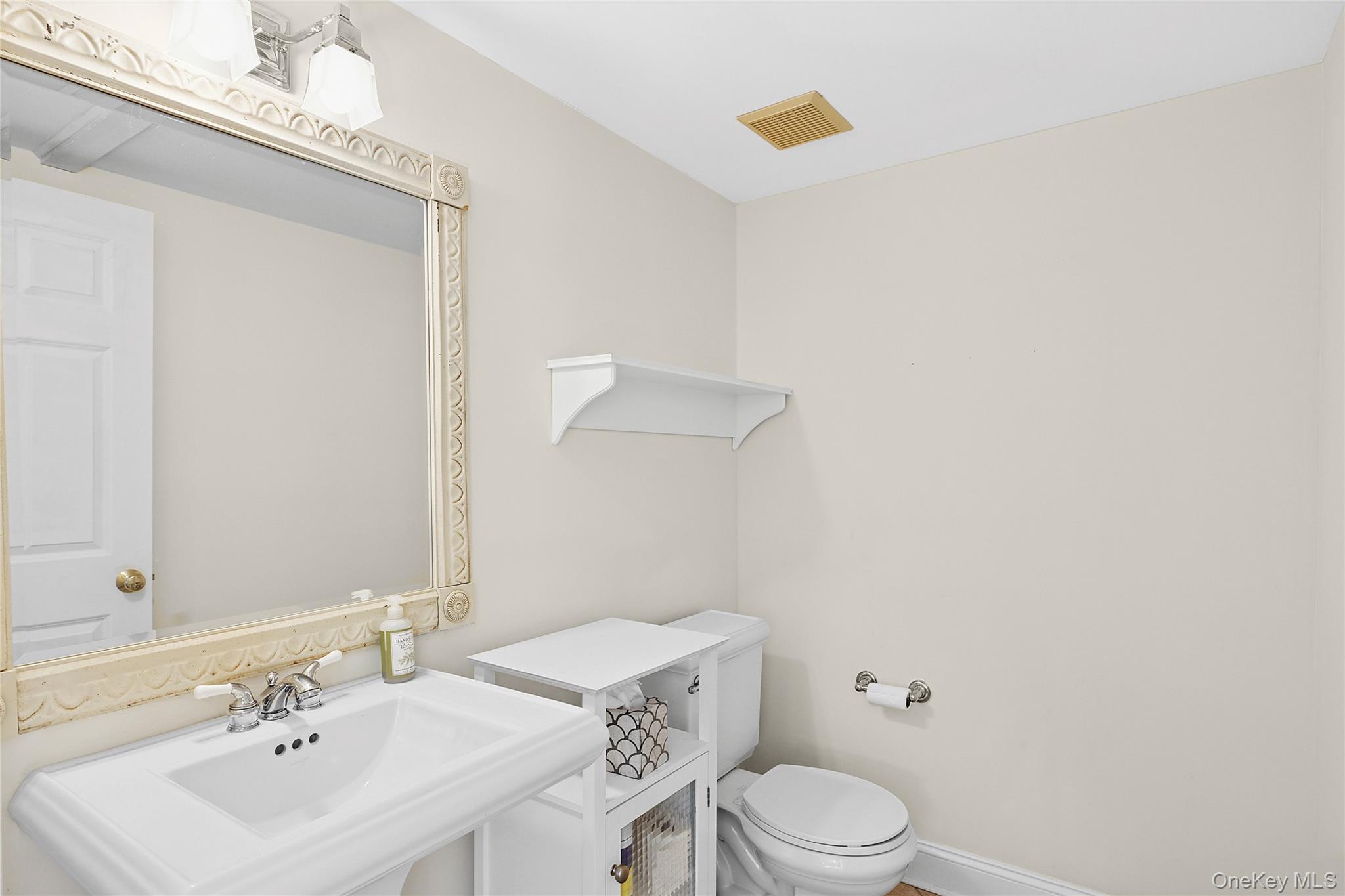 #12 photo, 22 Old Trail Road, サフォーク郡 Water Mill , NY 11976