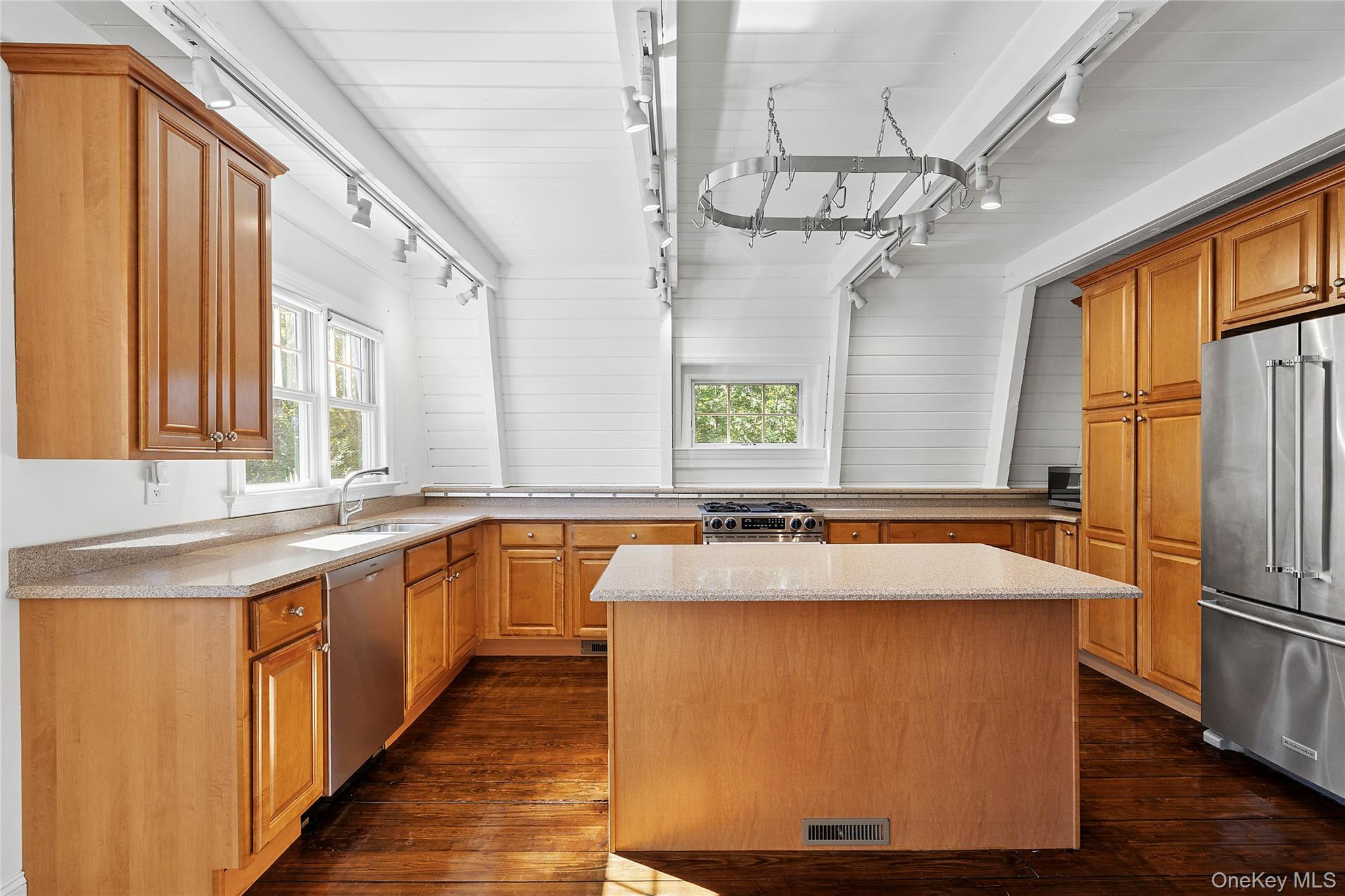 #14 photo, 22 Old Trail Road, サフォーク郡 Water Mill , NY 11976