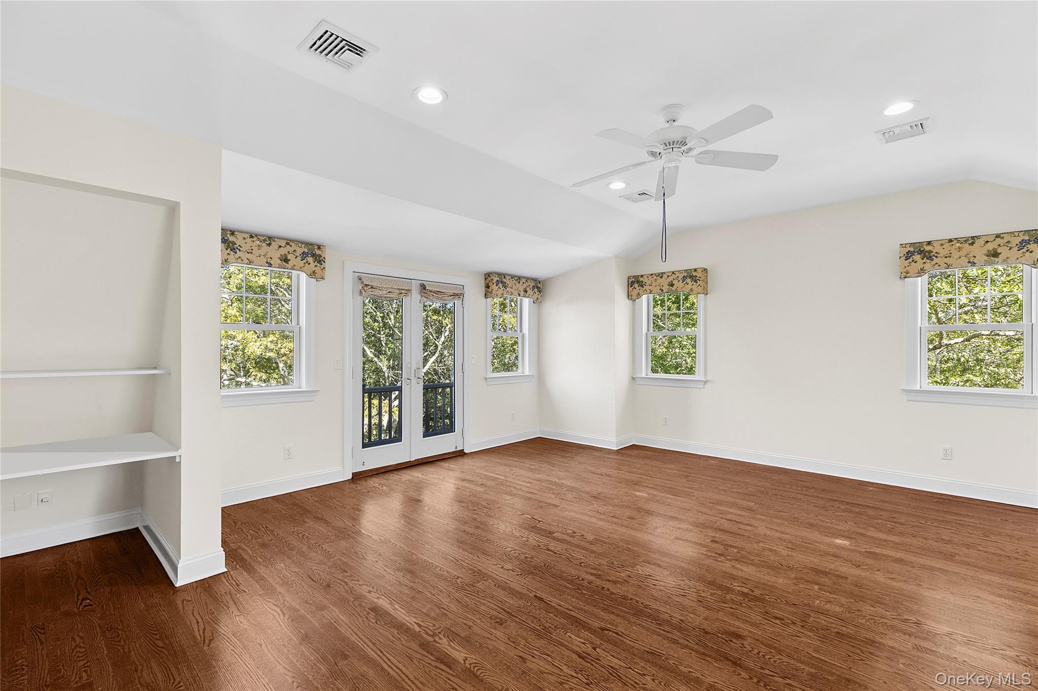 #18 photo, 22 Old Trail Road, サフォーク郡 Water Mill , NY 11976