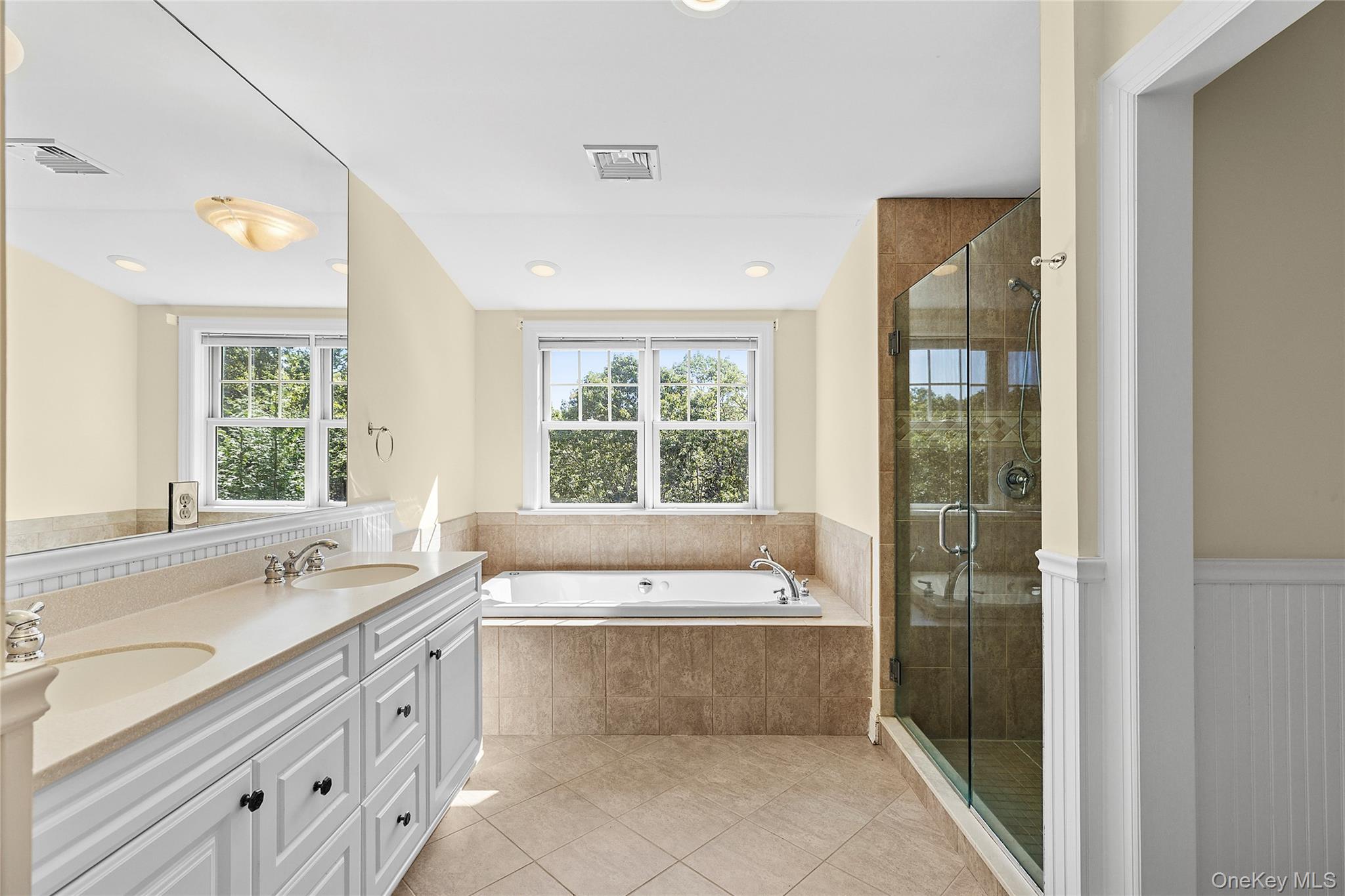 #19 photo, 22 Old Trail Road, サフォーク郡 Water Mill , NY 11976