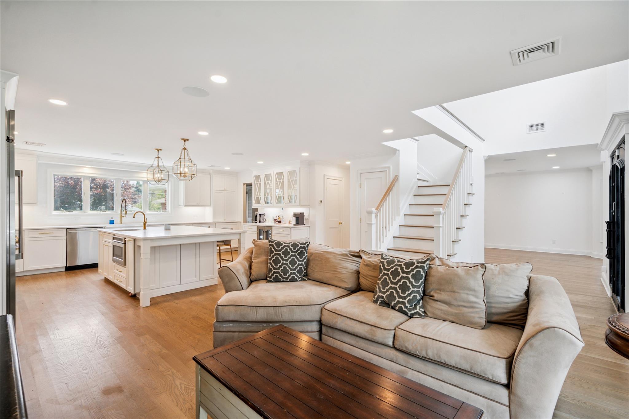 #6 photo, 35 Birchwood Park Drive, 长岛 塞奥瑟 Syosset , NY 11791