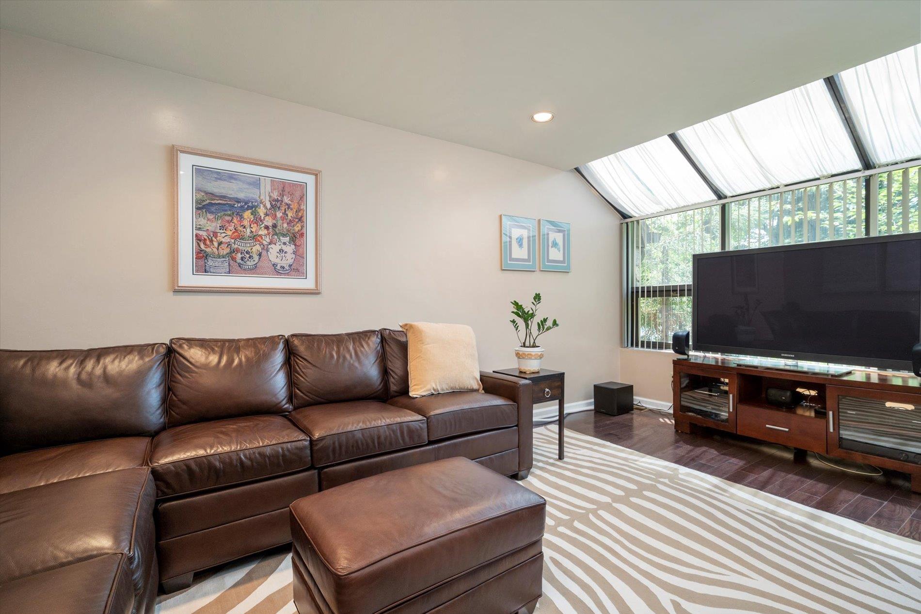 #12 photo, 70 Short Way, Roslyn Heights , NY 11577