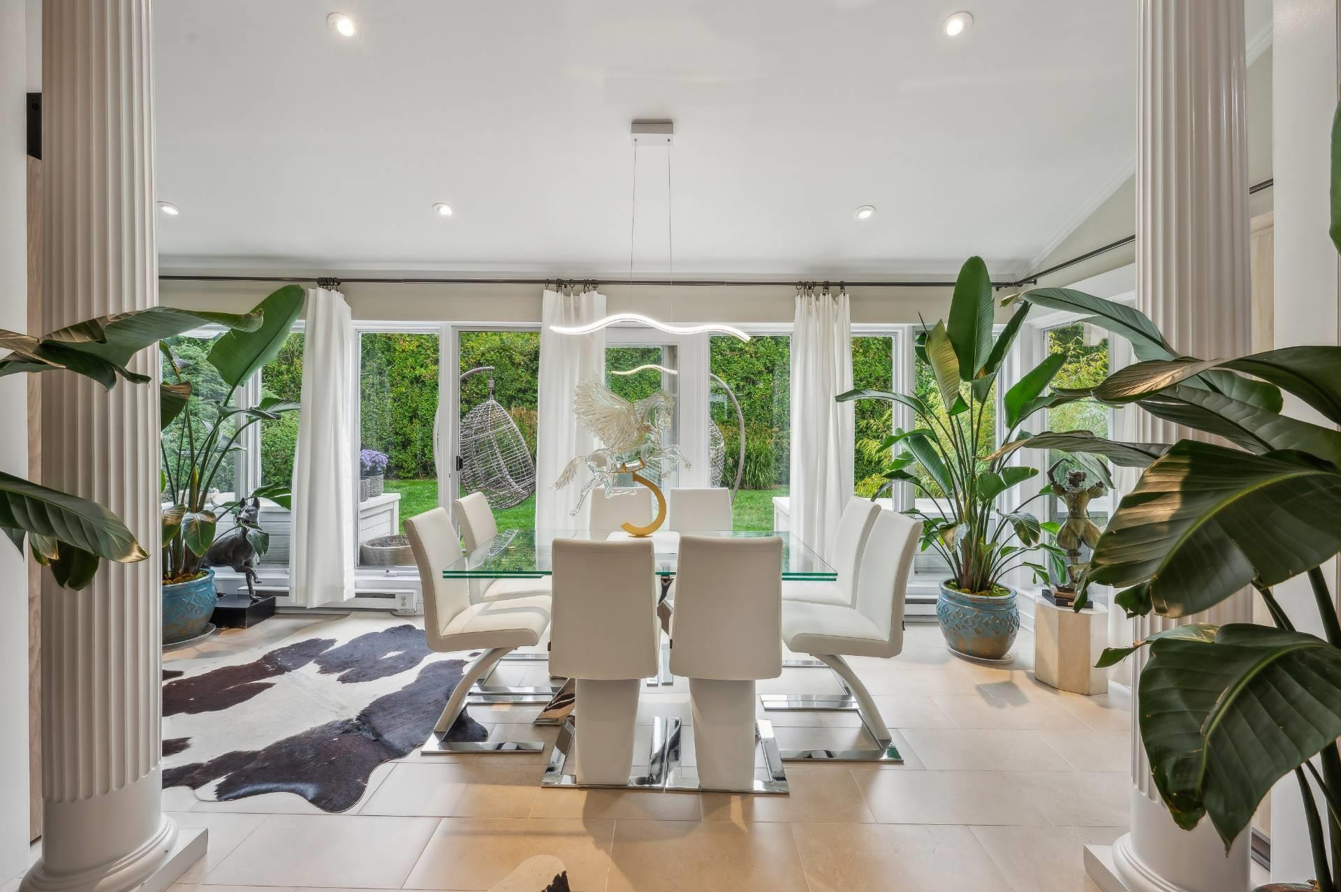 #10 photo, 545 Hampton Road, سوفولك Southampton , NY 11968