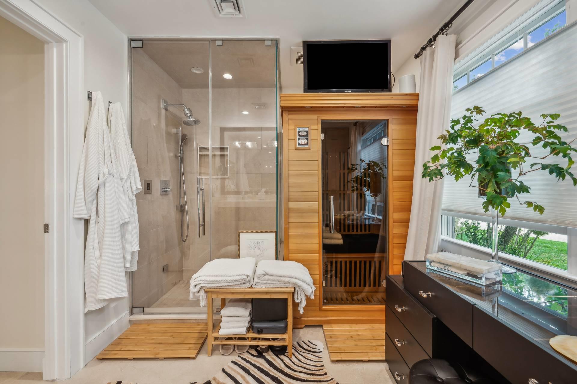 #13 photo, 545 Hampton Road, سوفولك Southampton , NY 11968