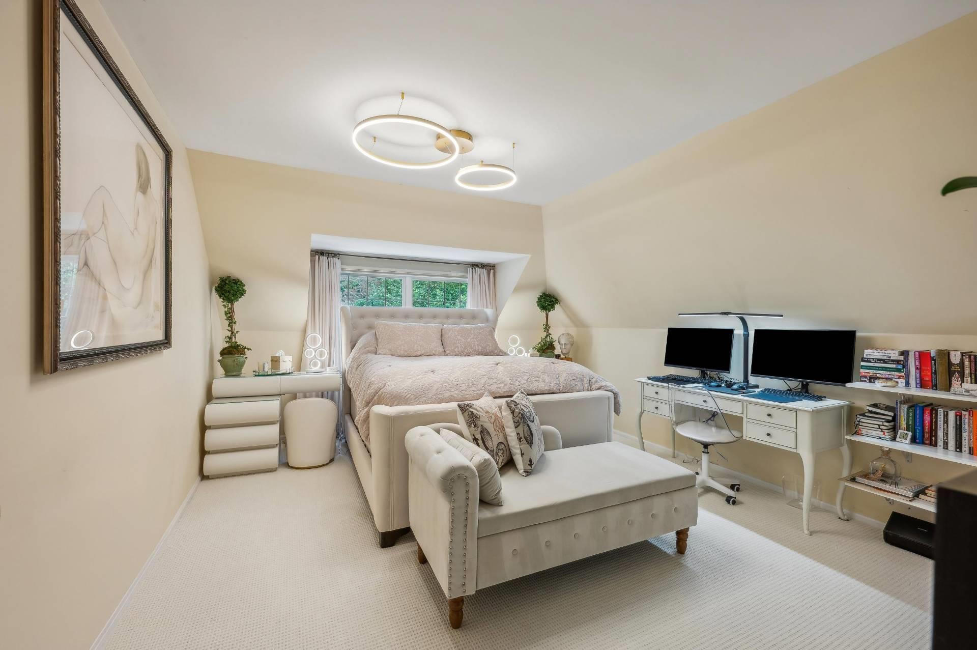 #14 photo, 545 Hampton Road, سوفولك Southampton , NY 11968