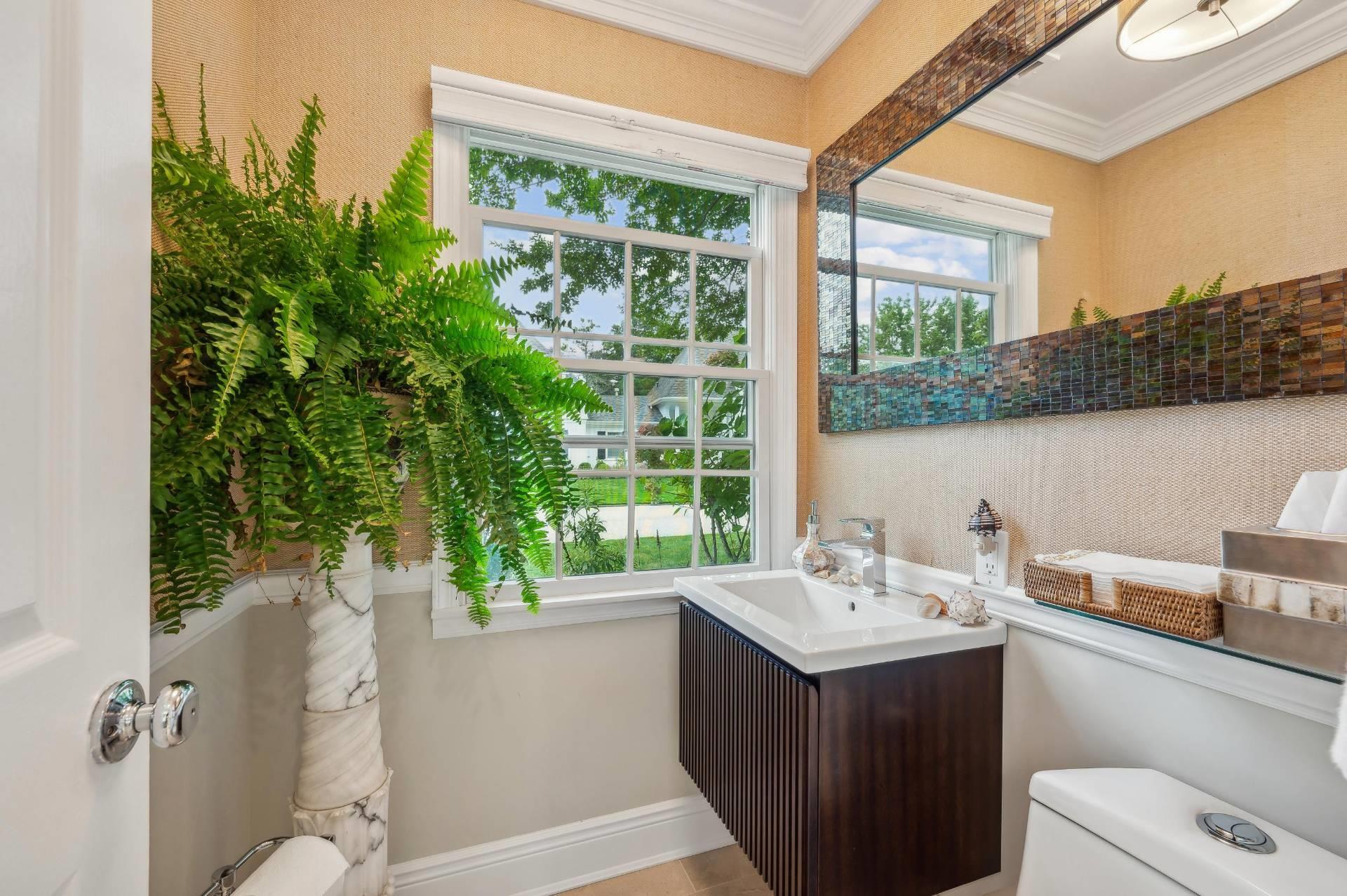 #17 photo, 545 Hampton Road, سوفولك Southampton , NY 11968