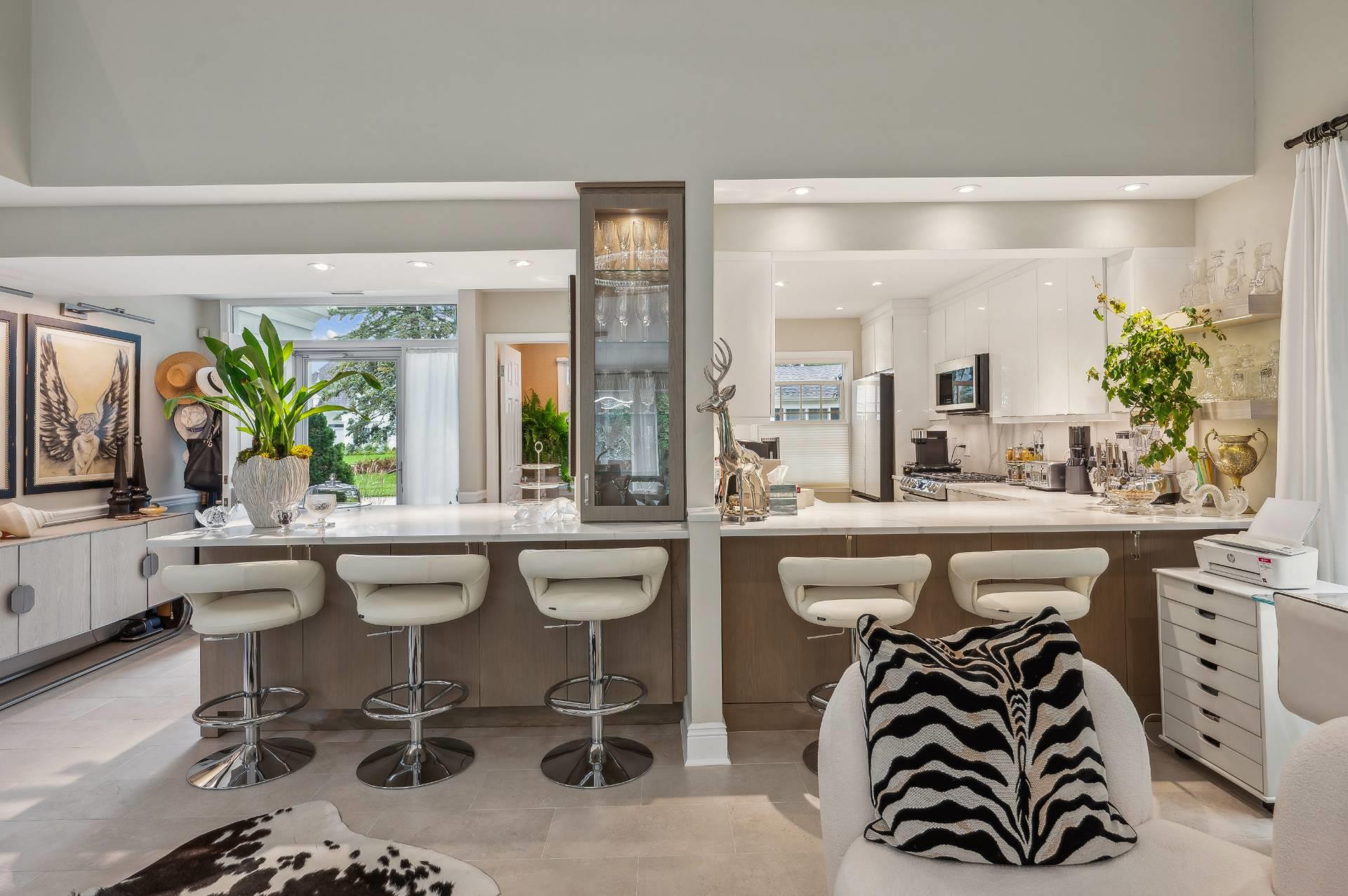 #6 photo, 545 Hampton Road, سوفولك Southampton , NY 11968