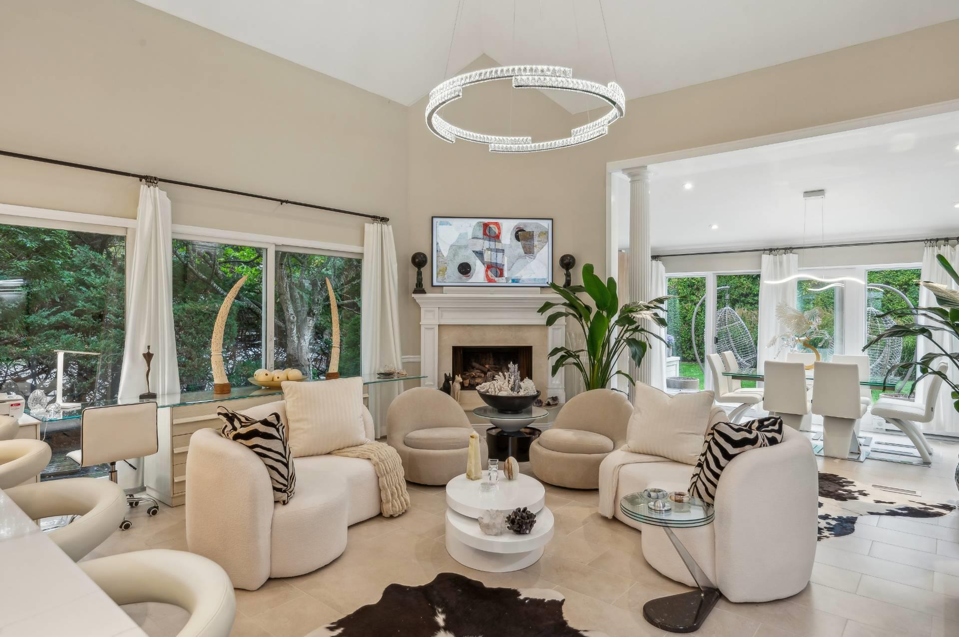 #7 photo, 545 Hampton Road, سوفولك Southampton , NY 11968