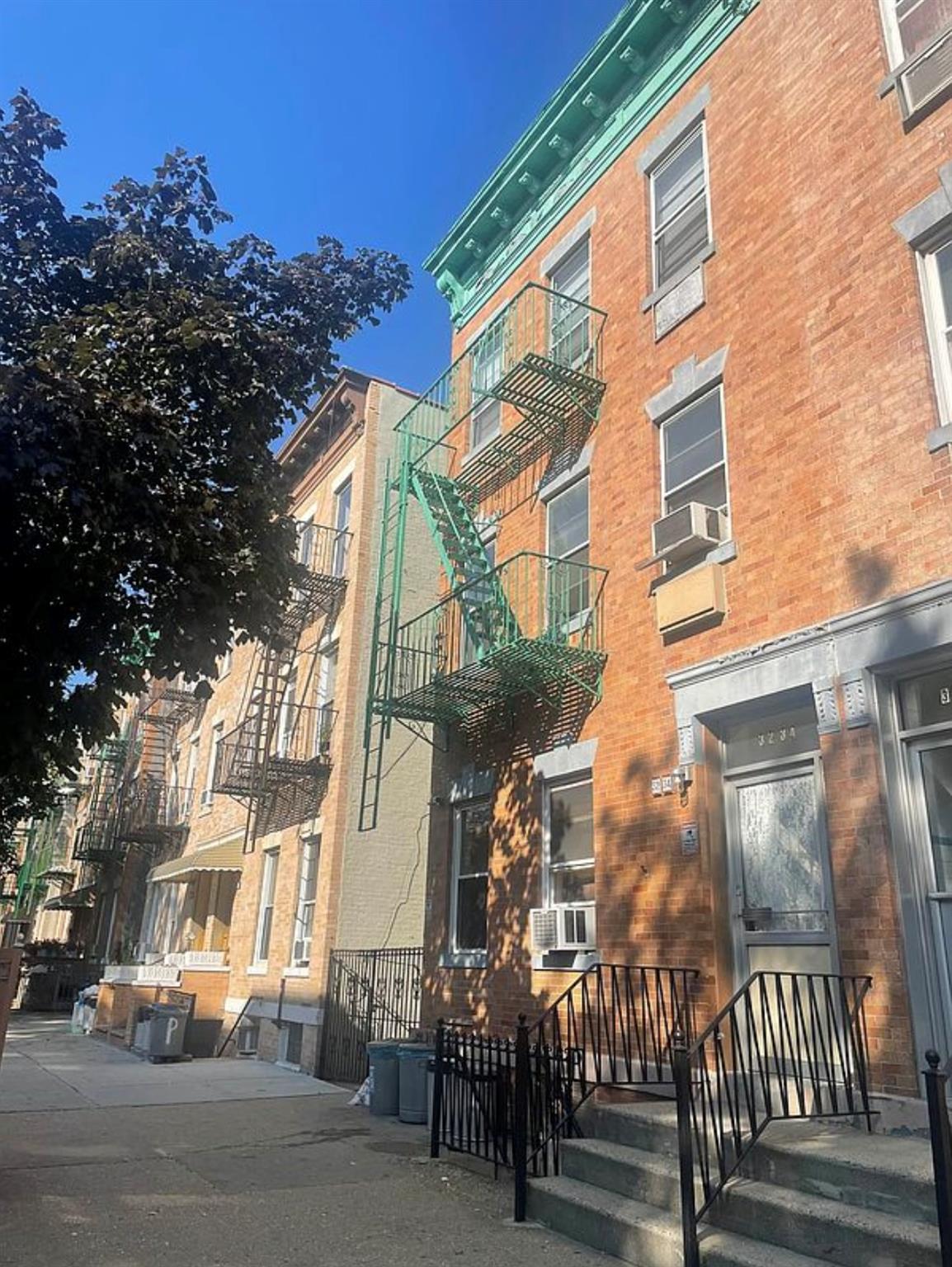 #2 photo, 3234 44th Street, クイーンズ区 Astoria , NY 11103