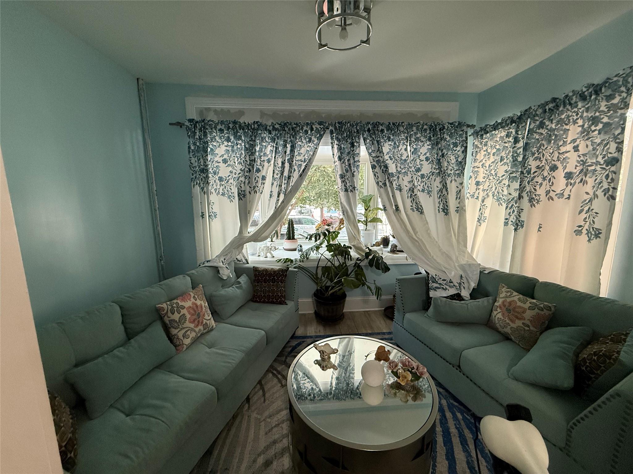 #3 photo, 685 Essex Street, ブルックリン区 Brooklyn , NY 11208